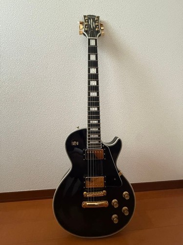 Chitarra elettrica nera